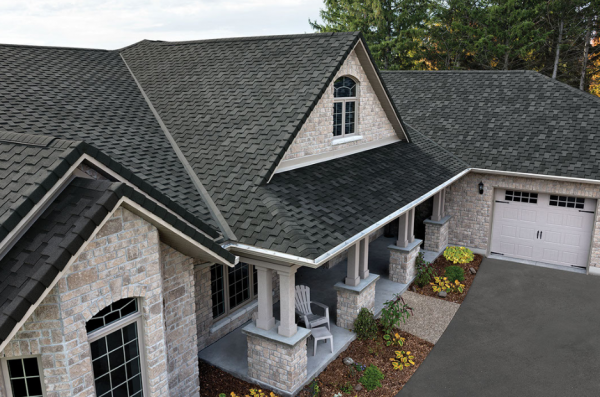 Atap shingle dengan bentuk geometris